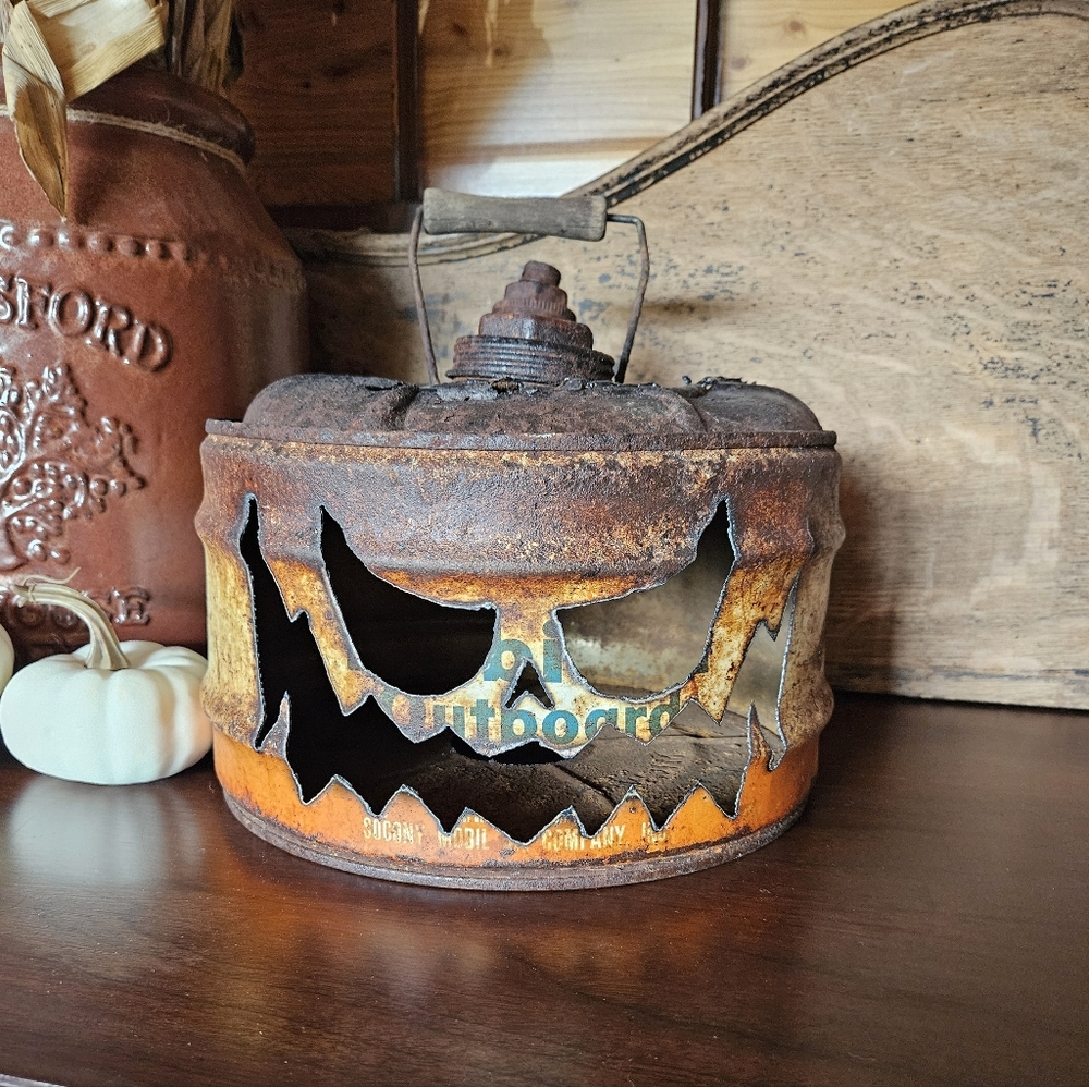 Vintage Mobil Gas Can Jack O Lantern Halloween Decor  🎃